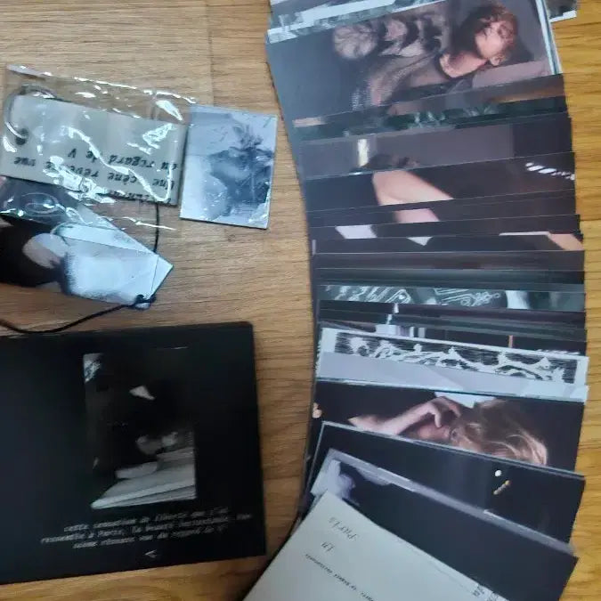 [BUNJANG] BTS V Photocard &amp; Postcard Set / 김태형 포토카드 세트