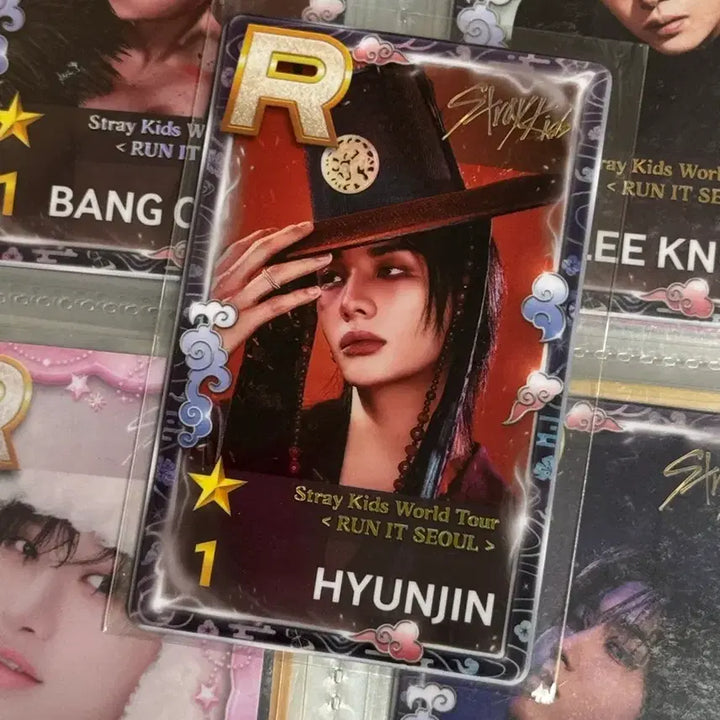 [BUNJANG] Stray Kids HyunJin Run Away Shoojay Photocard / 스트레이키즈 run it 슈스제 구매 포카 현진 스키즈 런잇 skz