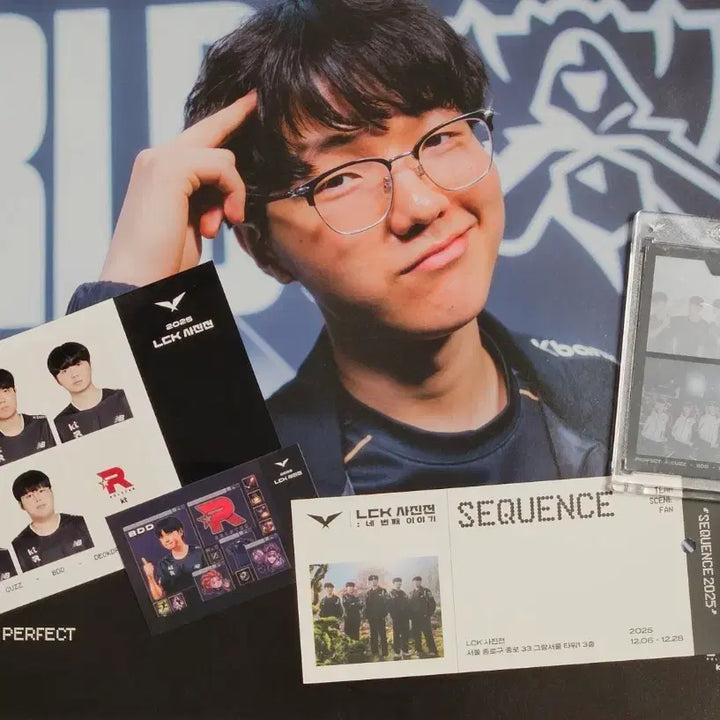 [BUNJANG] LCK Perfect Poster Bundle Set / LCK사진전 kt롤스터 퍼펙트 포스터+시퀀스카드+티켓+픽셀스티커+증명사진 일괄