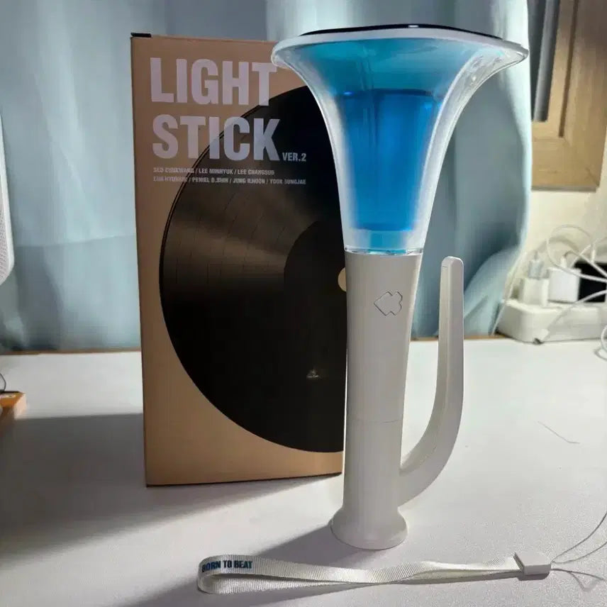 [BUNJANG] BTOB Official Lightstick Ver.2 + Lightstick Keyring / 비투비 응원봉ver.2 + 응원봉 키링 제발 구매해주세요