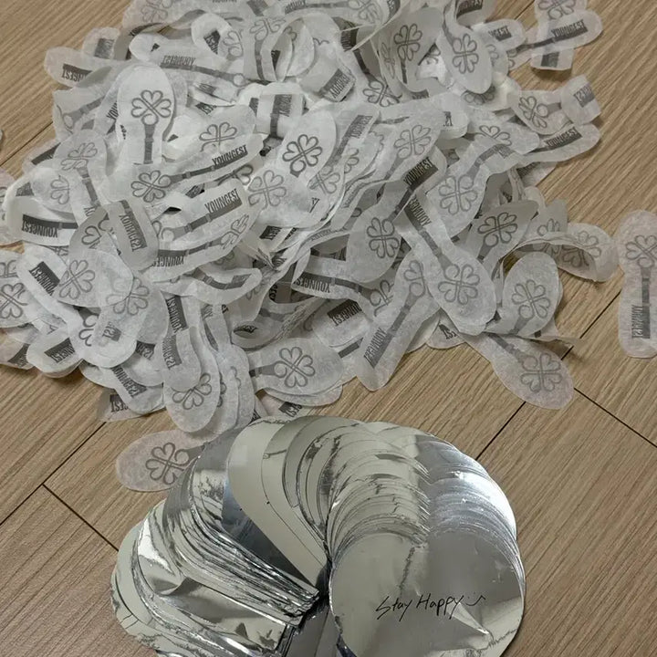 [BUNJANG] Young K Youngest Solo Concert Confetti Set (Heart &amp; Key) / 영케이 영기스트 솔콘 컨페티 하트3+열쇠5