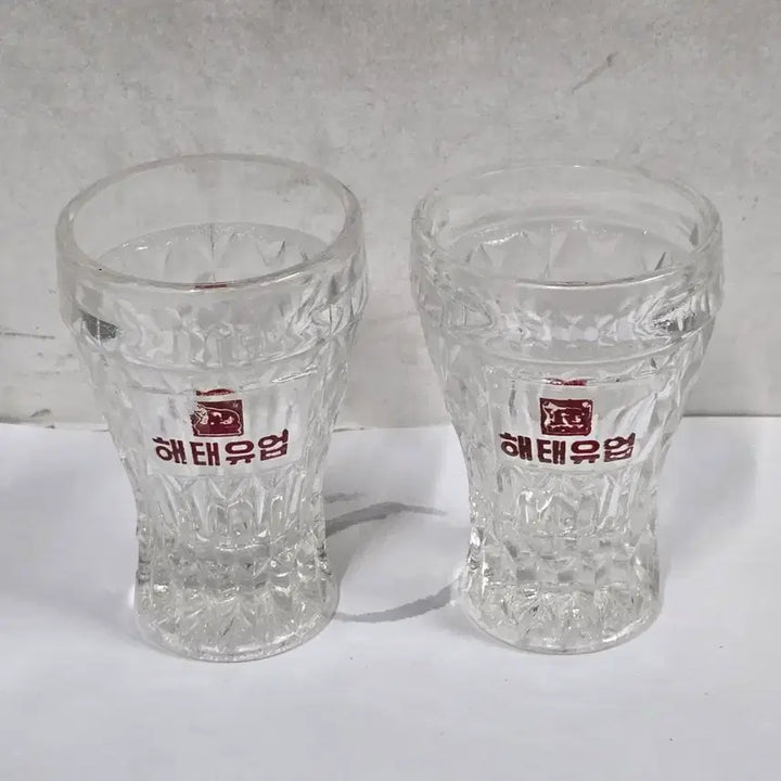 [BUNJANG] 1970s Vintage Hae Tae Dairy Glass Tumblers Set of 2 / 1970년대 빈티지 유리잔 . 해태 유업 유리잔 2점 일괄