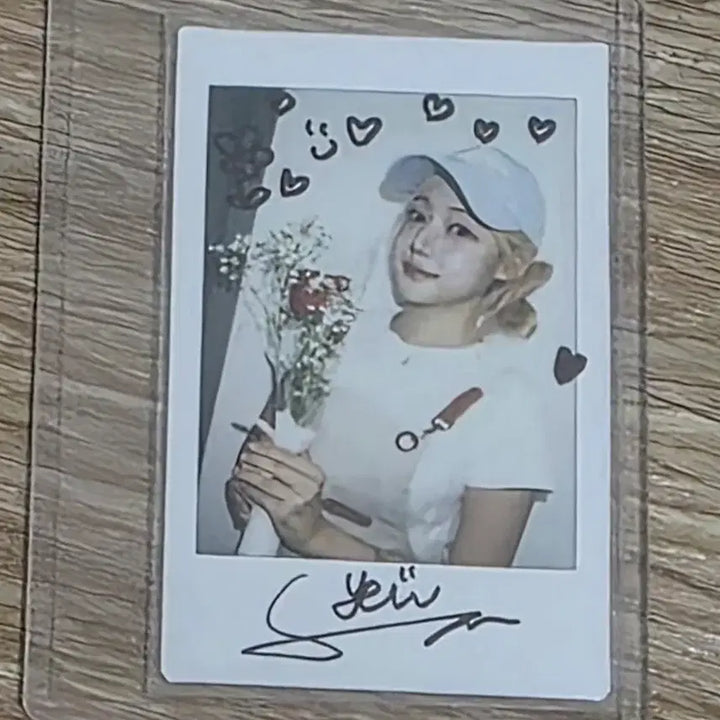 [BUNJANG] FIFTY FIFTY Yewon Signed Polaroid / FIFTYFIFTY 예원 싸인 폴라로이드 판매합니다.