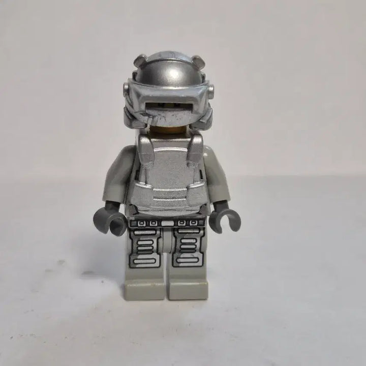 [BUNJANG] LEGO Power Miners Silver Engineer Minifigure / 레고 레고 파워 마이너스 엔지니어(실버) 미니피규어
