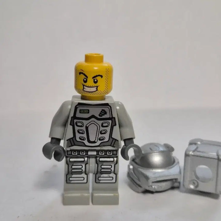 [BUNJANG] LEGO Power Miners Silver Engineer Minifigure / 레고 레고 파워 마이너스 엔지니어(실버) 미니피규어