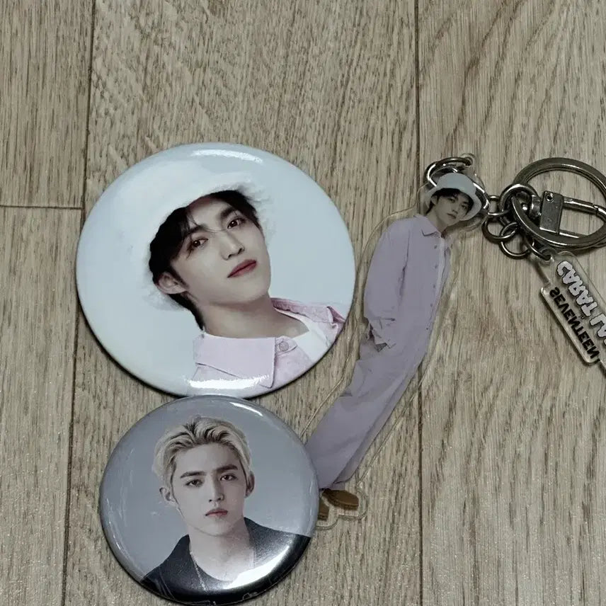 [BUNJANG] SEVENTEEN S.COUPS Acrylic Keyring &amp; Badge Bundle Set / 세븐틴 에스쿱스 아크릴 키링 뱃지 일괄
