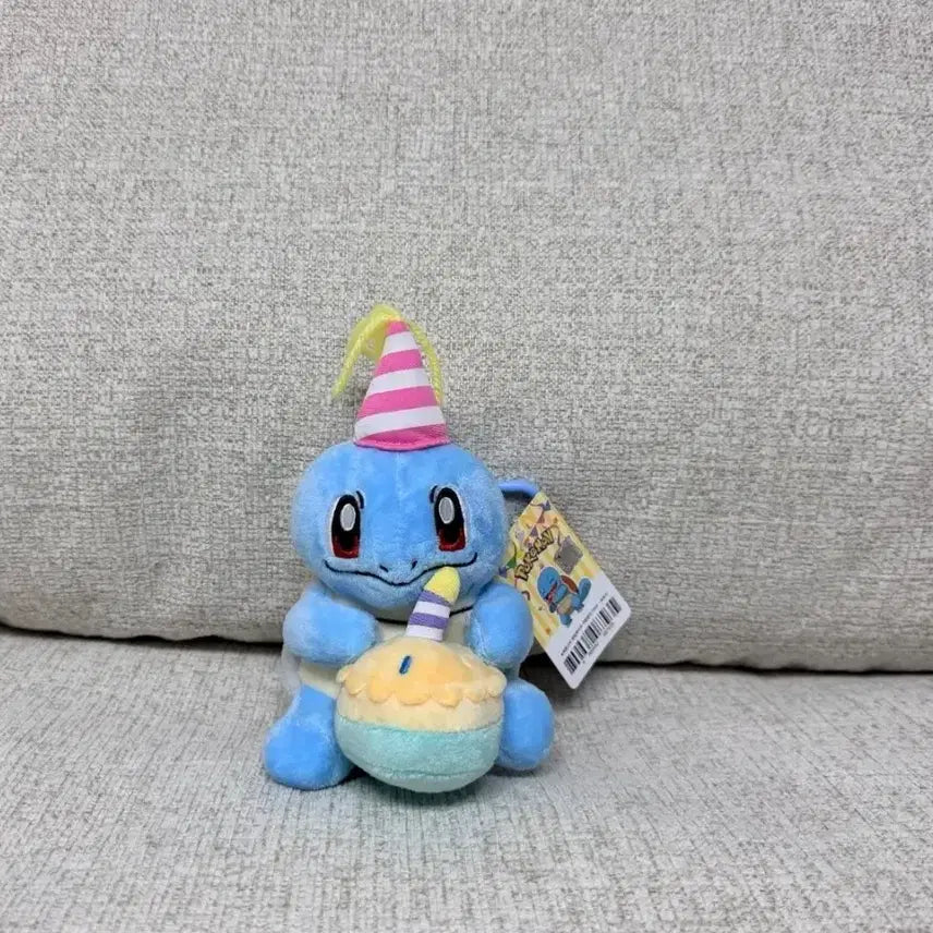 [BUNJANG] Genuine Pokemon Squirtle 12cm Birthday Cake Keychain Plush / 정품 포켓몬스터 꼬부기 생일케이크 12cm 키링 인형