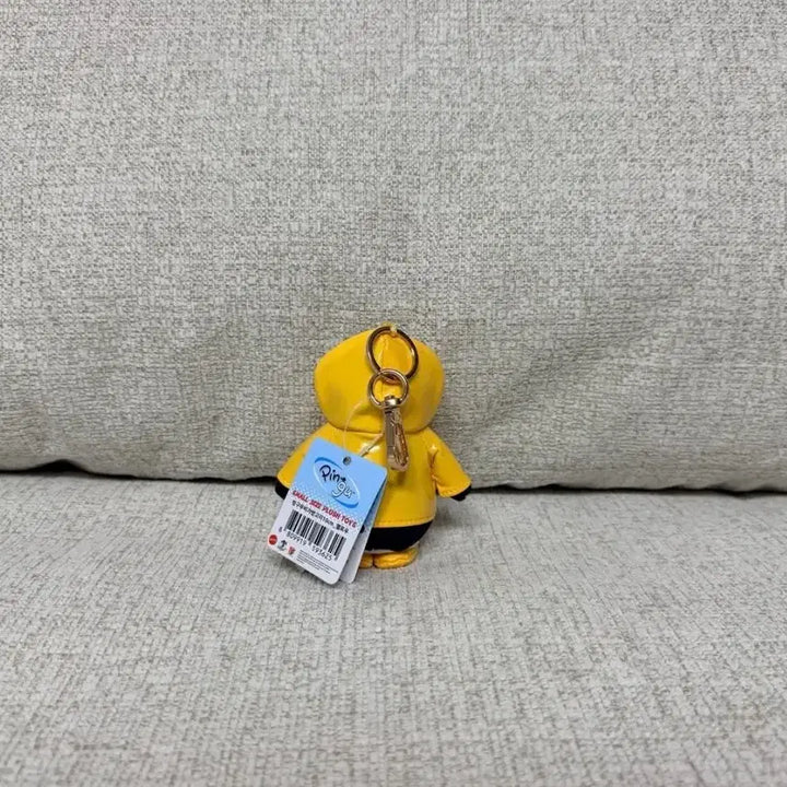 [BUNJANG] Pingu Yellow Raincoat Bag Charm 10cm Keyring Plush / 정품 핑구 노란 우비 가방고리 10cm 키링 인형