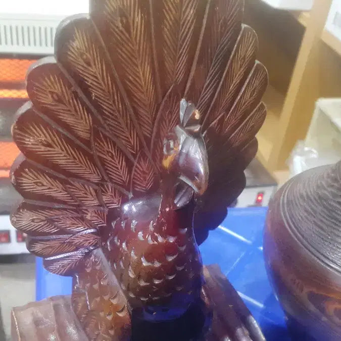 [BUNJANG] Vintage Wooden Vase with Peacock Wood Carving / 오래된 나무 화병과 공작 목조각