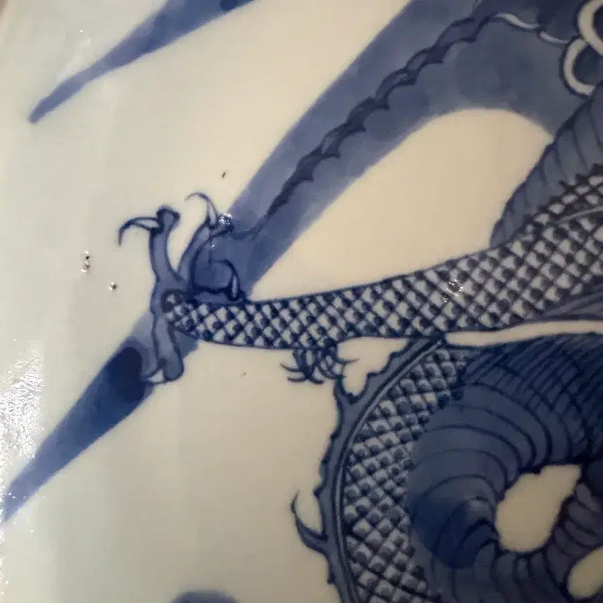 [BUNJANG] Authentic Qing Dynasty Blue and White Porcelain Vase with Dragon Motif / 진품 청건룡시대 청화(운송시간13일)