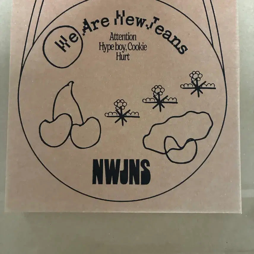 [BUNJANG] NewJeans Debut Album Bag Black Ver. (Limited Edition) - Mint Condition / 뉴진스 가방 앨범 새상품 한정판 풀구성 black 블랙 ver 데뷔 포카 포토카드 어텐션 하입보이 민지 하니 해린 양도 newjeans