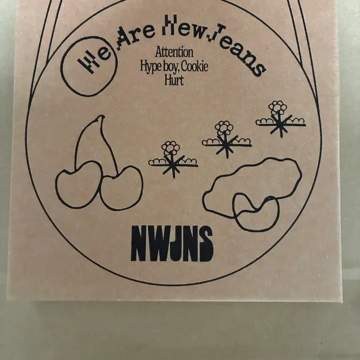 [BUNJANG] NewJeans Debut Album Bag Black Ver. (Limited Edition) - Mint Condition / 뉴진스 가방 앨범 새상품 한정판 풀구성 black 블랙 ver 데뷔 포카 포토카드 어텐션 하입보이 민지 하니 해린 양도 newjeans