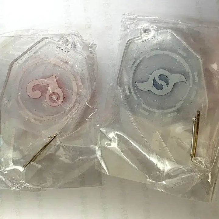 [BUNJANG] Digimon Emblem of Love, Emblem of Friendship Carabiner / 디지몬 사랑의 문장, 우정의 문장 카라버너