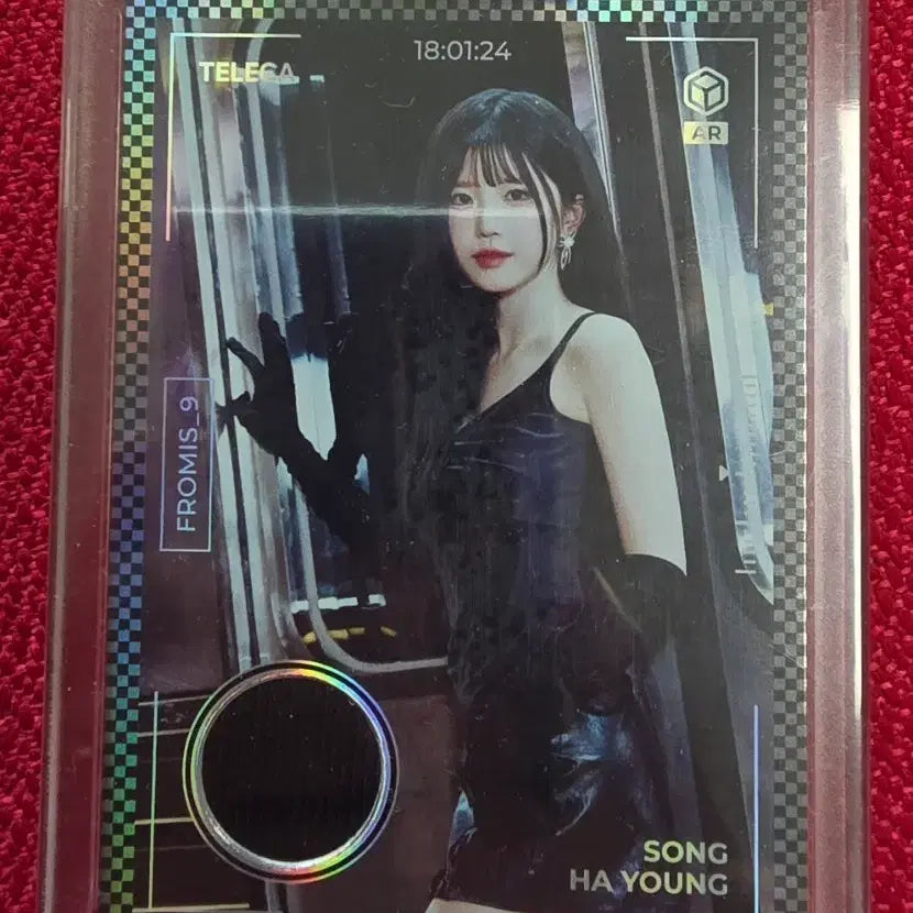 [BUNJANG] Fromis_9 Song Hayoung Worn Item Photocard / 프로미스나인 송하영 실착카드