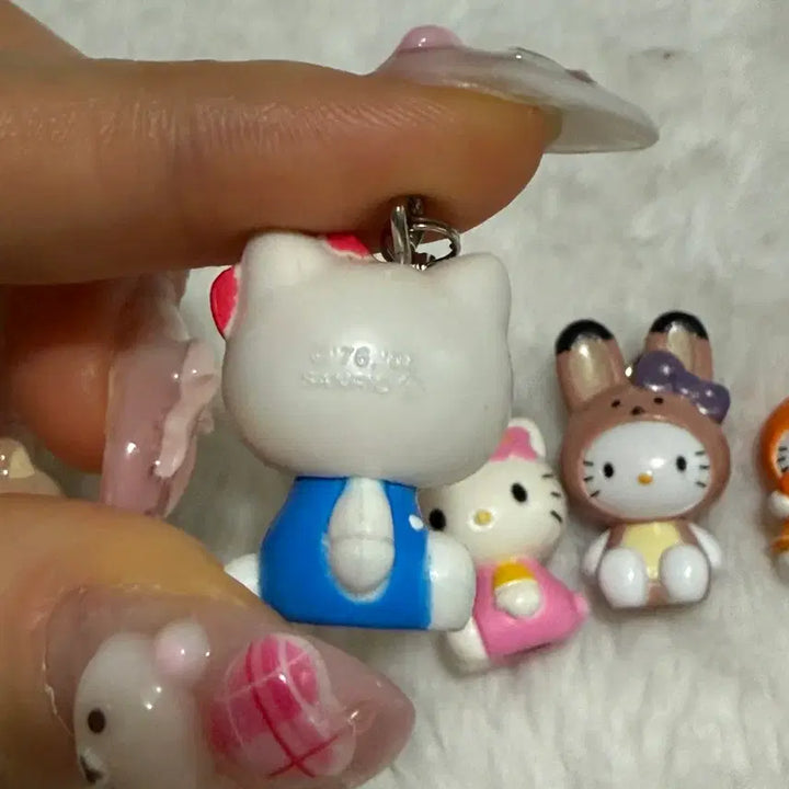 [BUNJANG] Classic Kitty Kitty Strap Gachapon Figure Charm / 고전키티 키티스트랩 알맹이키링 피규어
