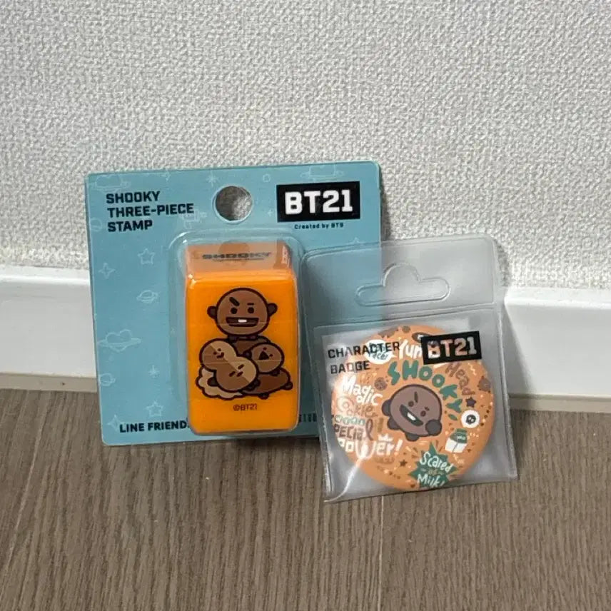 [BUNJANG] BTS BT21 Shooky Stamp + Badge Set / 방탄소년단 BT21 슈키 스탬프 도장+배지