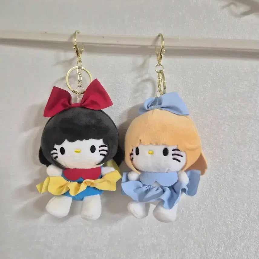 [BUNJANG] Hello Kitty Snow White Alice Doll Keychain Set / 헬로키티 백설공주 앨리스 인형 키링
