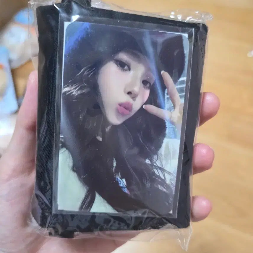 [BUNJANG] Karina Photocard Card Pouch (Sealed) / (미개봉) 카리나 카드파우치 포카 포함