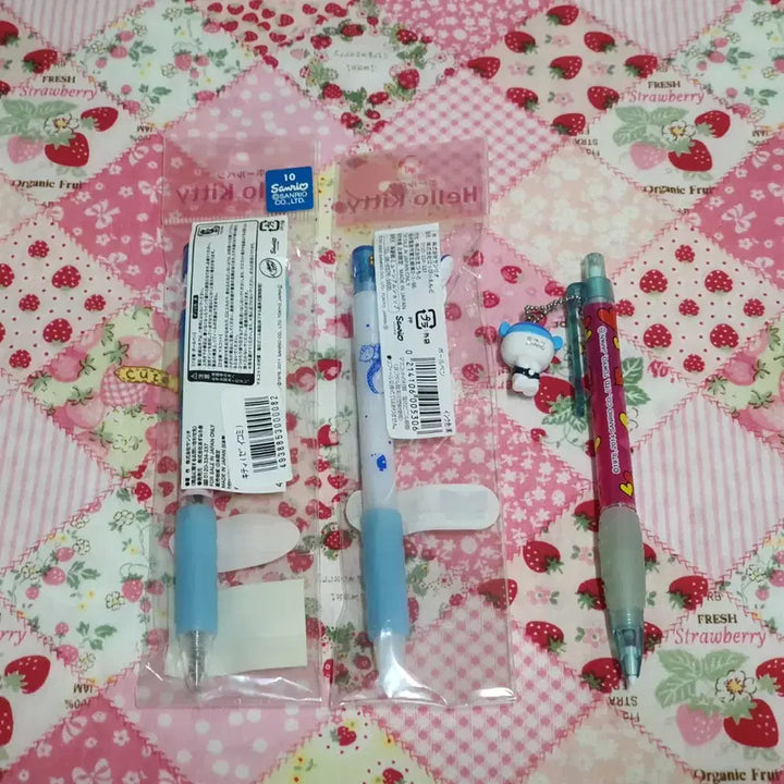 [BUNJANG] Sanrio Hello Kitty Ballpoint Pen &amp; Mechanical Pencil Set (3-Piece Bundle) / 고전 키티 볼펜 샤프 스트랩 3개 일괄 (오징어 상어고래 야마구치수영복)