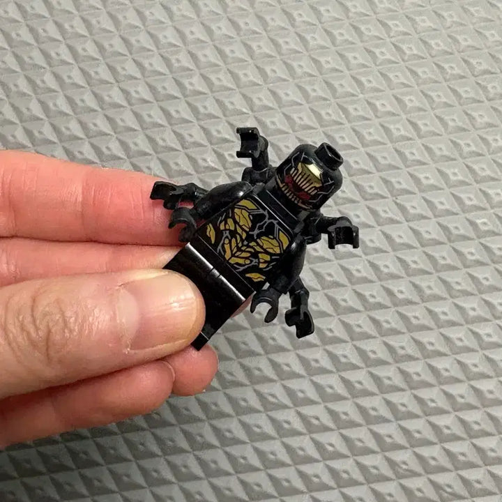 [BUNJANG] LEGO Marvel Outrider Minifigure / 레고 마블 아웃라이더 미니피규어
