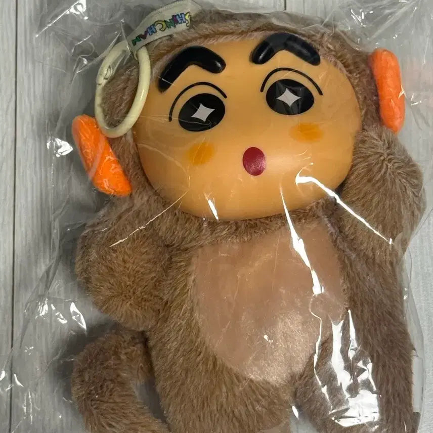 [BUNJANG] 52TOYS Crayon Shin-chan Rabubu Monkey Plush Keychain (Sealed) / 52TOYS 짱구 라부부 인형 원숭이 키링 미개봉