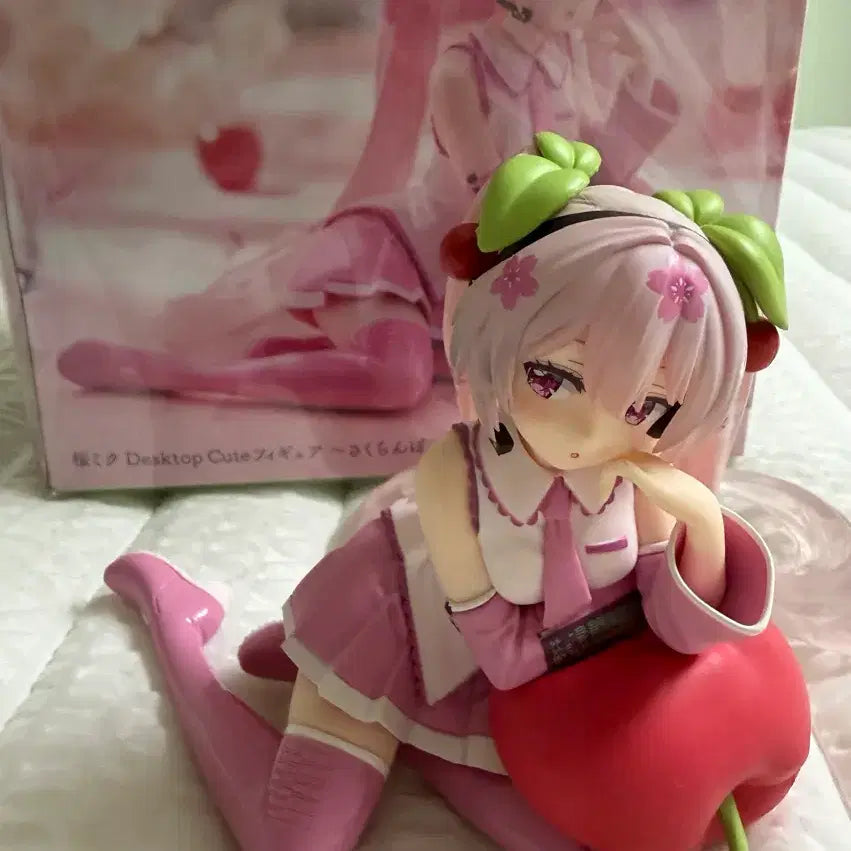 [BUNJANG] Sakura Miku Cherry Blossom Cushion Desktop Figure / 사쿠라 미쿠 피규어 체리 쿠션 데스크탑