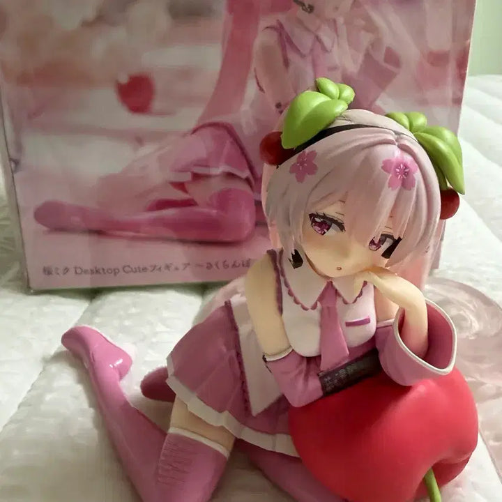 [BUNJANG] Sakura Miku Cherry Blossom Cushion Desktop Figure / 사쿠라 미쿠 피규어 체리 쿠션 데스크탑