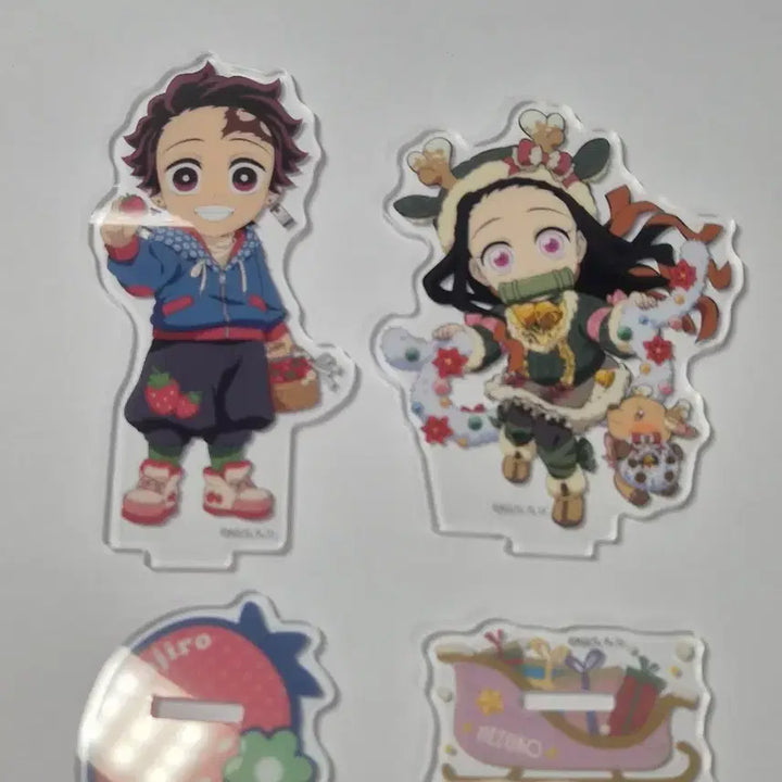 [BUNJANG] Demon Slayer Tanjiro Nezuko Strawberry Christmas Acrylic Bundle / 귀멸의 칼날 탄지로 딸기 네즈코 크리스마스 아크릴 일괄