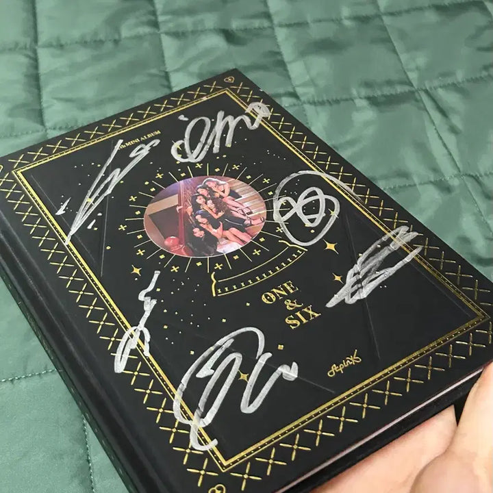 [BUNJANG] Apink ONE &amp; SIX Signed Album / 에이핑크 1도없어 ONE &amp; SIX 친필싸인앨범