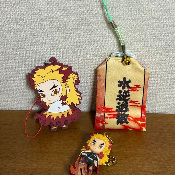 [BUNJANG] Demon Slayer Rengoku Kyojuro Rubber Strap, Keychain, Charm Set Bundle / 귀멸의 칼날 렌고쿠 쿄주로 러버스트랩 키링 부적 세트 일괄