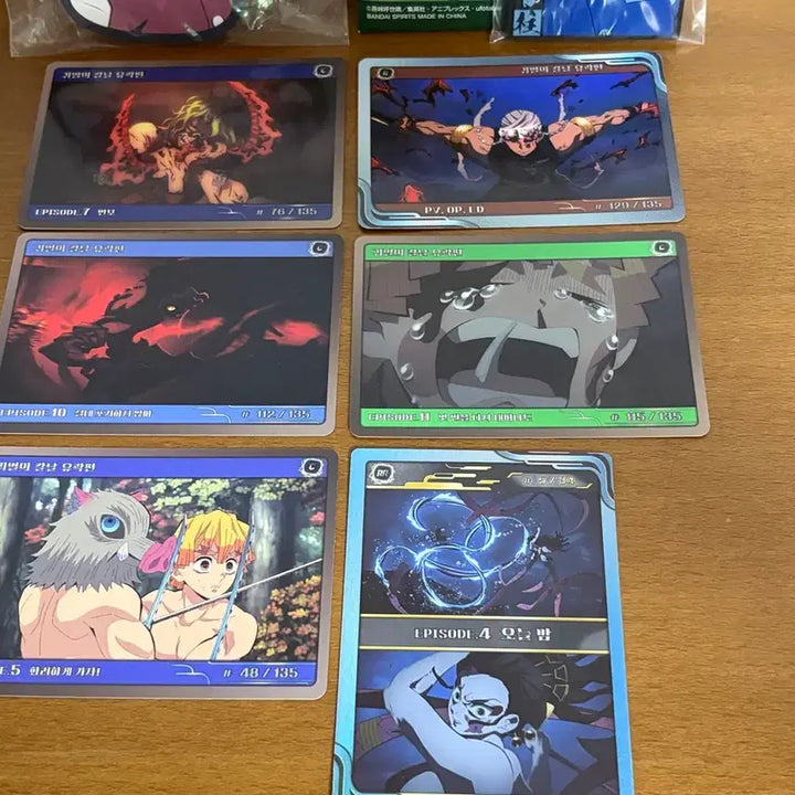 [BUNJANG] Demon Slayer Tengen Uzui Rubber Strap Keychain &amp; Entertainment District Arc Collectible Card Set / 귀멸의 칼날 우즈이 텐겐 러버 스트랩 키링 H상 환락의 거리 콜렉트 카드 일괄