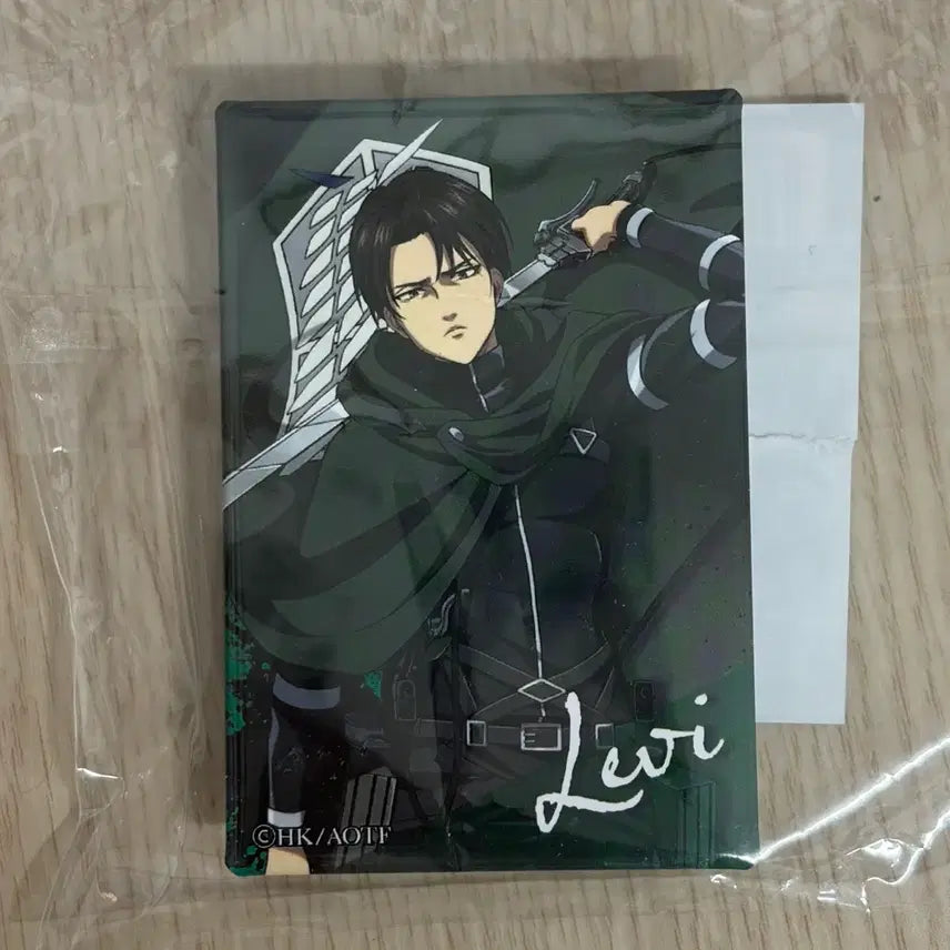 [BUNJANG] Attack on Titan Levi Stand Can Badge / 진격의 거인 진격거 리바이 스탠드 캔뱃지
