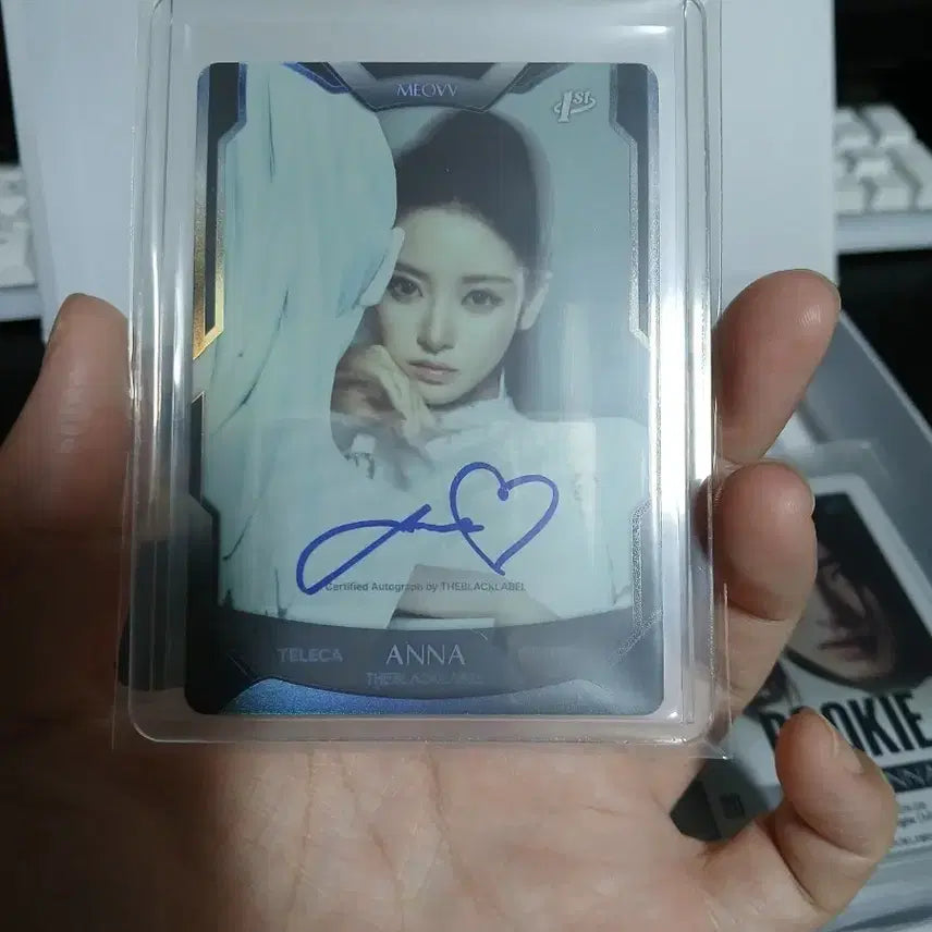 [BUNJANG] MEOWV ANNA 1st Edition Autographed Photocard / (친필사인) 2026 1st edition 미야오 테레카 안나 오토 미야오 텔레카 안나 오토 MEOWV ANNA 1st 포토카드 인증 친필 싸인