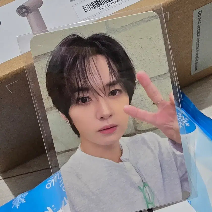 [BUNJANG] Stray Kids Lee Know Ddeung Ddeung Official Photocard + Fan / 스키즈 디스앤댓 리노 공방 2주차 공방 포카 + 선풍기