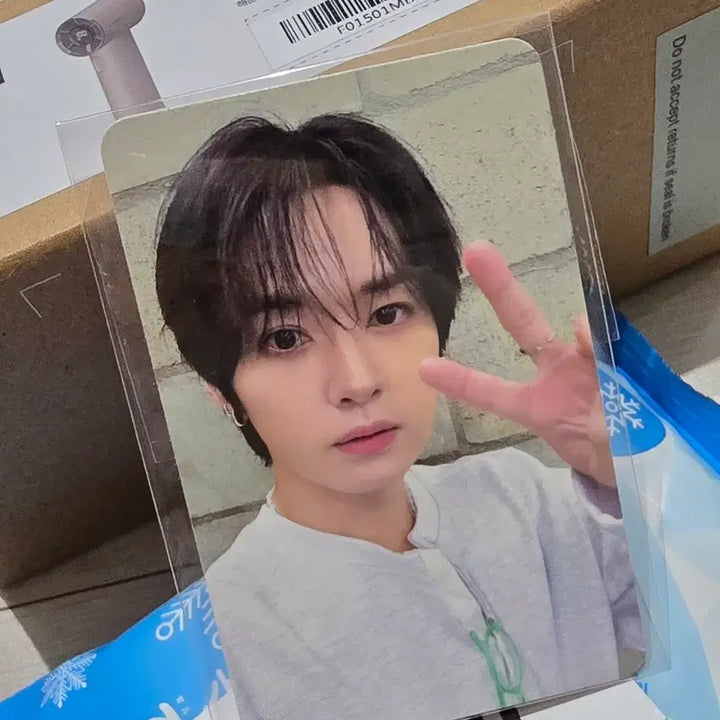 [BUNJANG] Stray Kids Lee Know Ddeung Ddeung Official Photocard + Fan / 스키즈 디스앤댓 리노 공방 2주차 공방 포카 + 선풍기