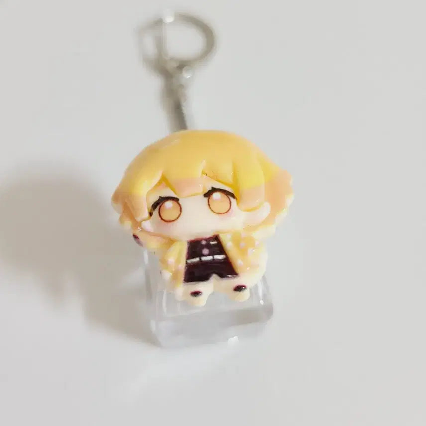 [BUNJANG] Demon Slayer Agatsuma Zenitsu Rainbow LED Clear Keycap Clicker Keyring / 새상품 1개 귀멸의 칼날 귀칼 아가츠마 젠이츠 레인보우 LED 키보드 투명 키캡 키링 1구 클리커 딸깍이 키홀더 가방고리 애니메이션 캐릭터 힐링