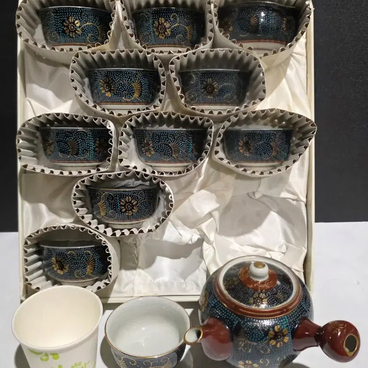 [BUNJANG] Gukok Ceramic 10-Person Tea Set with Floral and Gold Accents / 구곡 도자기 10인 다기셑