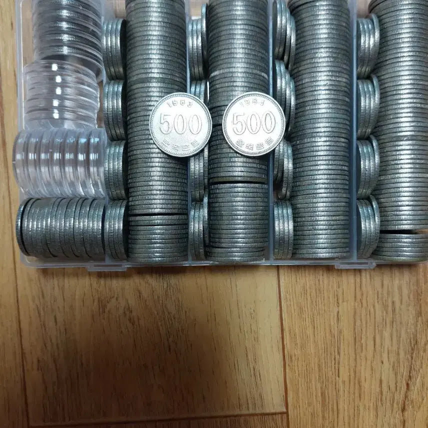 [BUNJANG] 1983 &amp; 1984 500 Won Coins (Bundle of 300) / 1983년 1984년 500원 동전