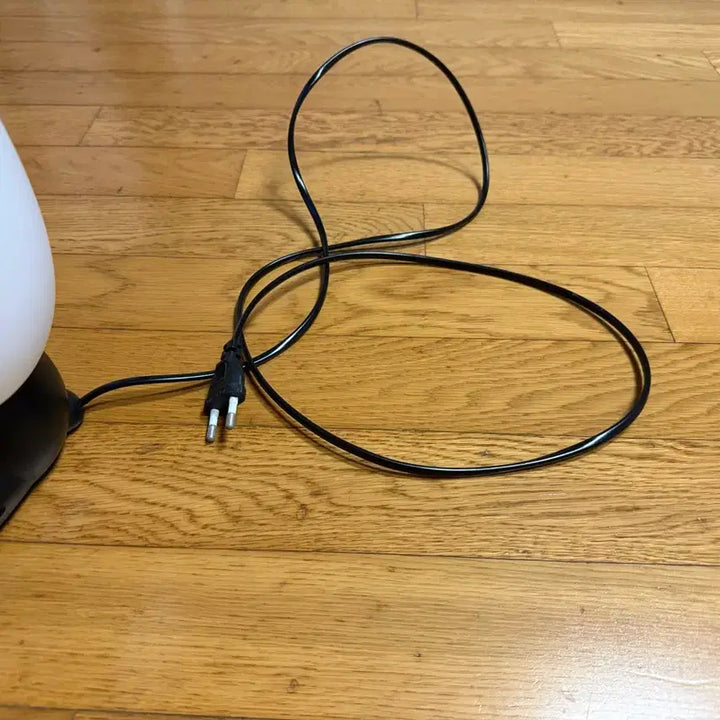[BUNJANG] Panda Lamp / 판다 조명입니다. 불 잘 들어오고 유선입니다 깨끗하고 기스 하나 있습니다 싼 가격에 올리니 많이 연락주세요.