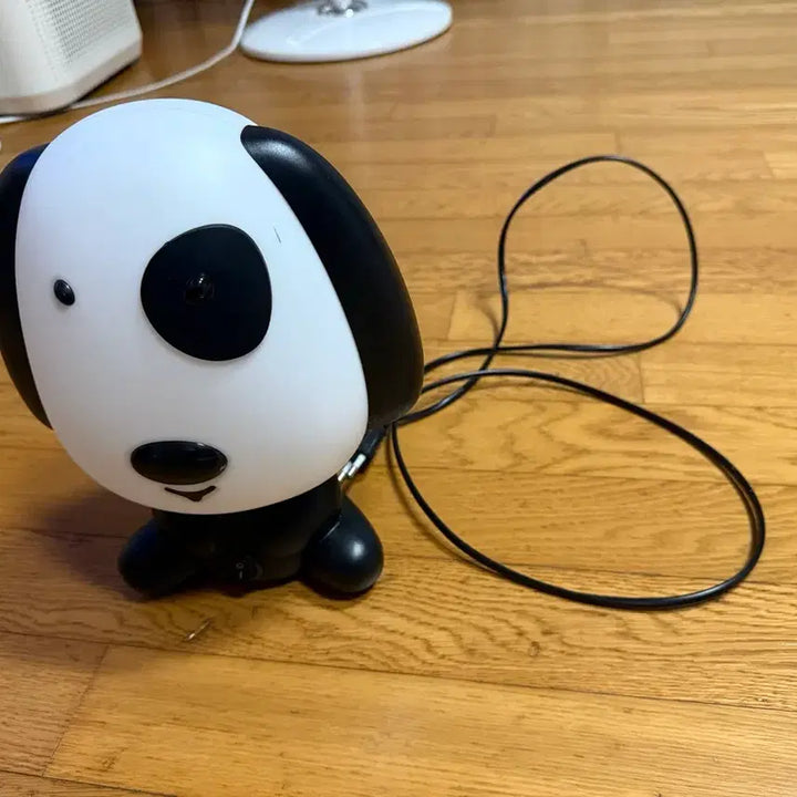 [BUNJANG] Panda Lamp / 판다 조명입니다. 불 잘 들어오고 유선입니다 깨끗하고 기스 하나 있습니다 싼 가격에 올리니 많이 연락주세요.