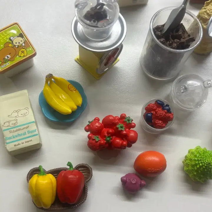 [BUNJANG] Rilakkuma Miniature Figure Set with Refrigerator / 리락쿠마 피규어 미니어처 세트 + 냉장고 일괄 판매