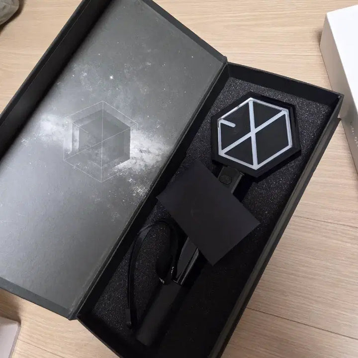 [BUNJANG] EXO Official Lightstick Ver. 1 / 엑소 구리디봉 판매합니다!