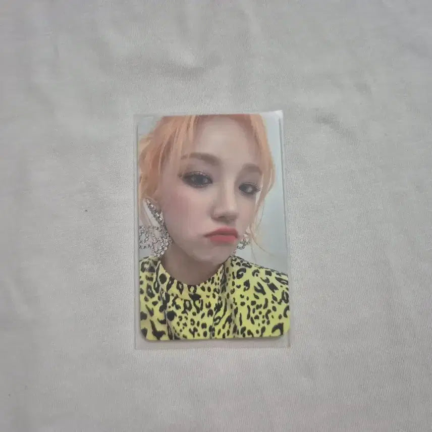 [BUNJANG]  (G)I-DLE Yuqi Apple Music Lucky Draw Photocard / 여자아이들 우기 애플뮤직 럭드