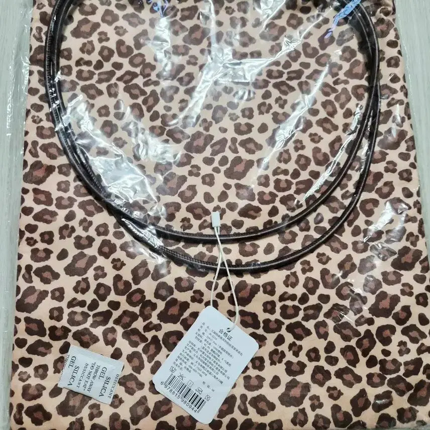 [BUNJANG] Hello Kitty Leopard Shoulder Bag / 헬로키티 레오파드 숄더백 새상품
