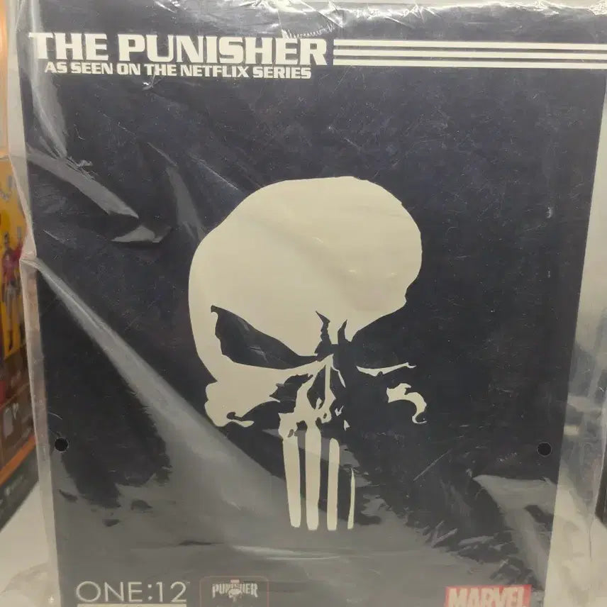 [BUNJANG] Mezco Netflix Punisher + Flashback Damage Head Version / 메즈코 넷플릭스 퍼니셔+플백 데미지 헤드ver