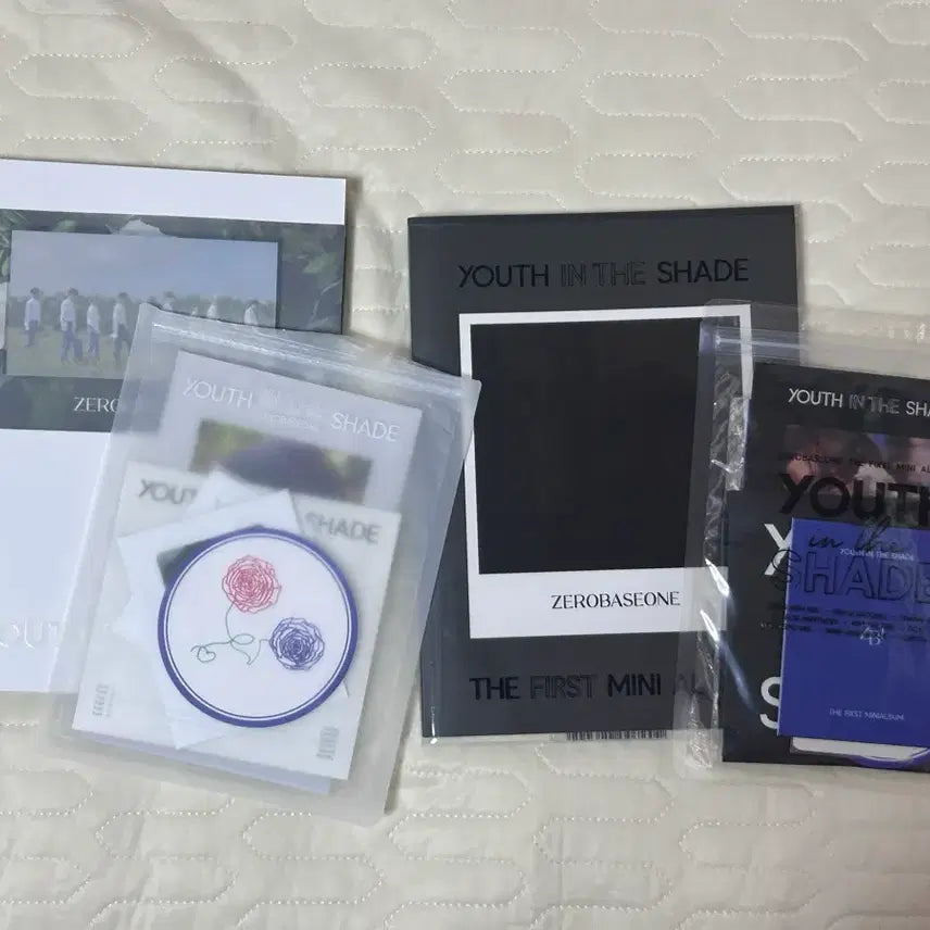 [BUNJANG] ZEROBASEONE Youth in the Shade 2 Ver. Album Set with Posters / 제로베이스원 Youth in the Shade 2종 (포스터포함)