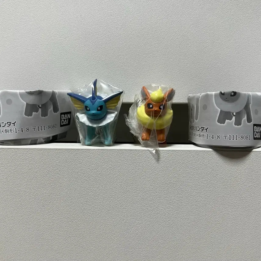 [BUNJANG] Pokemon (Vaporeon, Vaporeon) Connecting Gacha Figures - 2 Types Bundle / 포켓몬스터 (부스터,샤미드) 대롱 데롱 연결 가챠 피규어 2종 일괄 굿즈