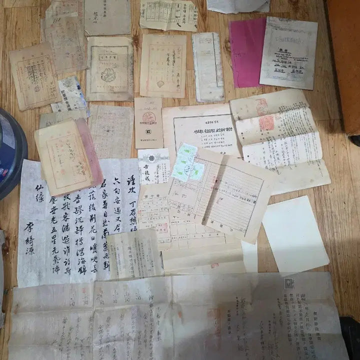 [BUNJANG] Historical Documents Bundle: Vice President Election Ballot, Receipts, Letters, Stocks / 부통령장면투표용지.옛날각종영수증등서류