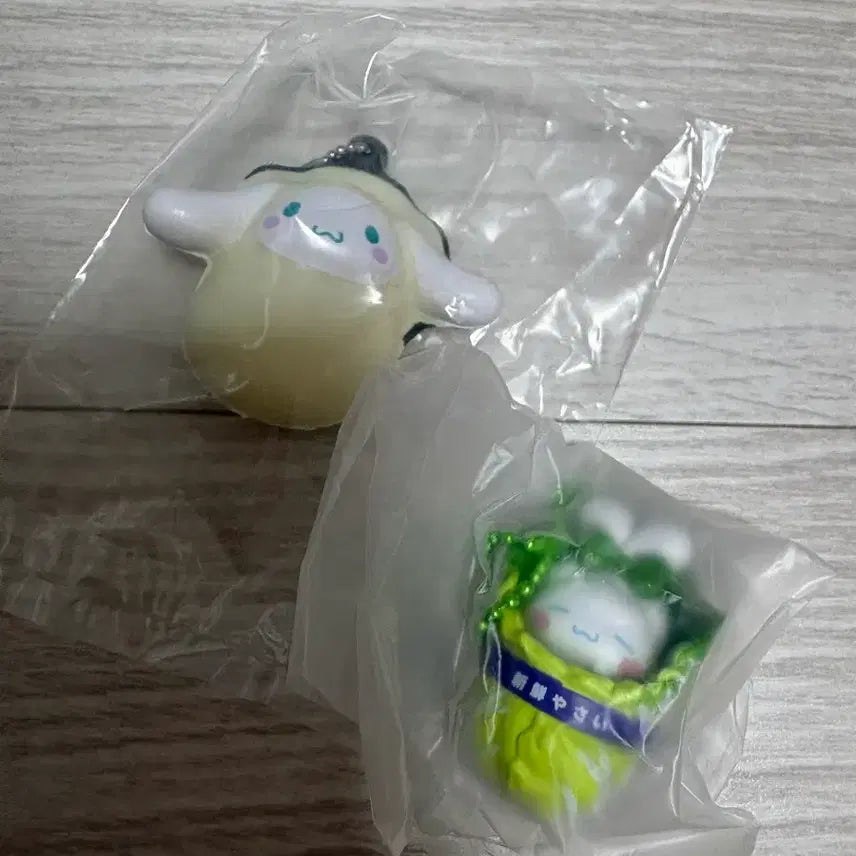 [BUNJANG] Cinnamoroll Gacha Cabbage &amp; Oyster Keychain Set / 시나모롤 가챠 굴 말랑 배추 키링
