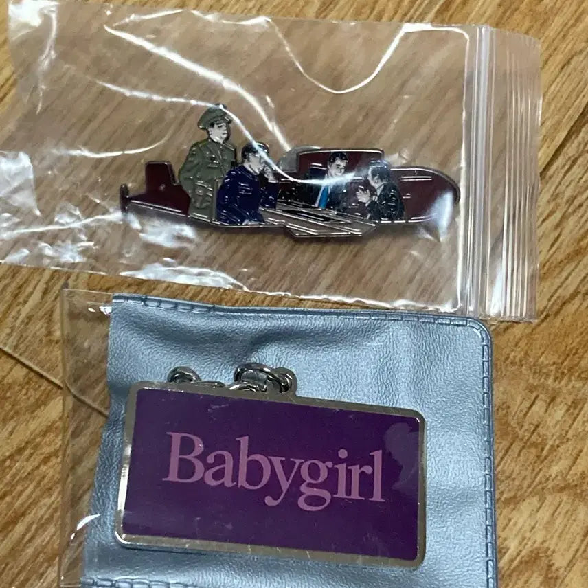 [BUNJANG] Steel Rain Movie Bundle: Badge and Babygirl Keyring / 2개일괄 영화 강철비 뱃지 베이비걸 키링